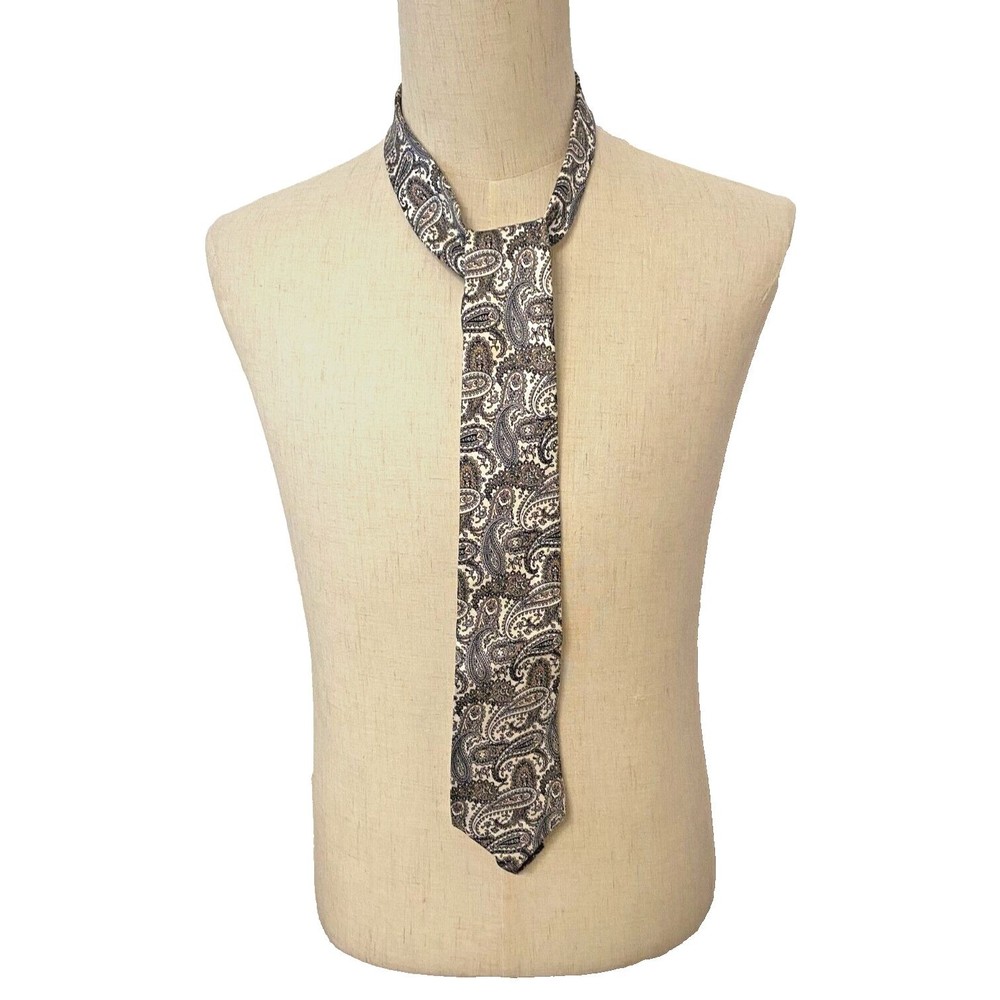Vintage WINDSOR SHIRT COMPANY NECK TIE 100% Silk Hand Made PAISLEY Ivory Blue